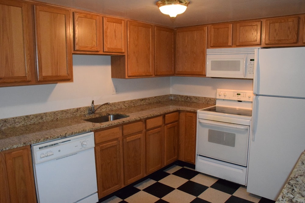 746_Kitchen_2002577291